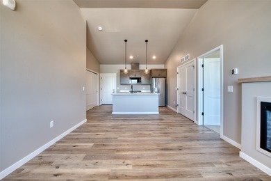 Experience the ease of condominium living in the Bitterroot - photo 22