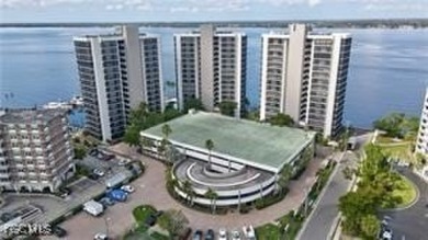 Caloosahatchee River Condo For Sale in Fort Myers Florida