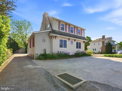 Rare opportunity to own a beautifully maintained professional - photo 2