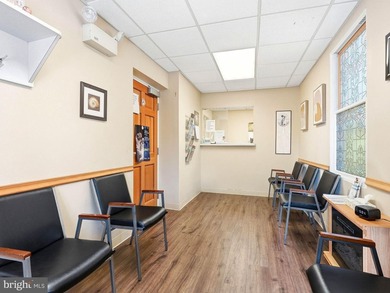 Rare opportunity to own a beautifully maintained professional - photo 7