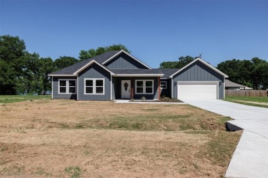 Lake Home For Sale in East Tawakoni, Texas