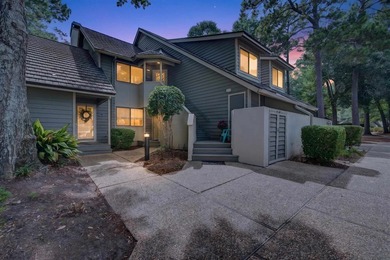 Welcome to your dream coastal retreat in Richmond Park at the - photo 1