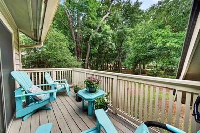 Welcome to your dream coastal retreat in Richmond Park at the - photo 3