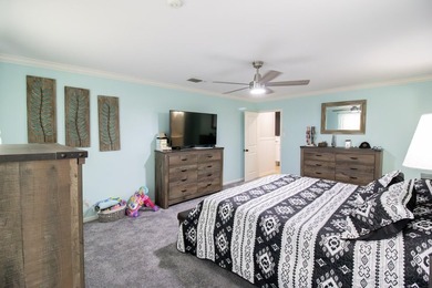 Welcome to your new home! This split bedroom plan not only gives - photo 30