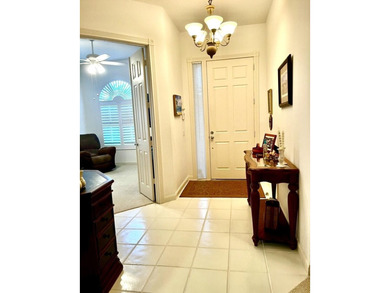 Beautifully maintained Oakmont model offering 3 bedrooms, 2 - photo 2