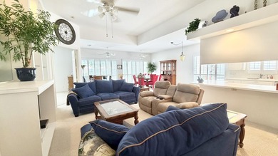 Beautifully maintained Oakmont model offering 3 bedrooms, 2 - photo 7