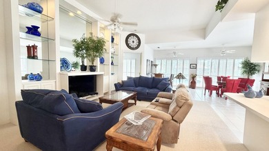 Beautifully maintained Oakmont model offering 3 bedrooms, 2 - photo 8