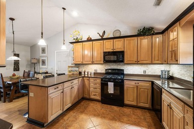 This charming brick home sits in a cul-de-sac on a quiet street - photo 5