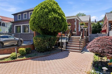 WELCOME TO THIS BRIGHT AND MOVE-IN READY 4 BEDROOM, 2 BATHROOM - photo 2