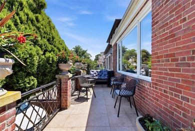 WELCOME TO THIS BRIGHT AND MOVE-IN READY 4 BEDROOM, 2 BATHROOM - photo 4