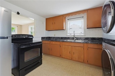 Charming 3-bedroom, 1-bath ranch offering comfortable - photo 3