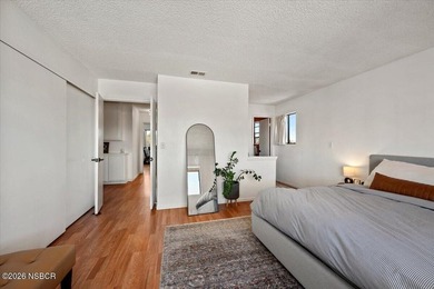 Light-filled, thoughtfully updated and designed around - photo 17