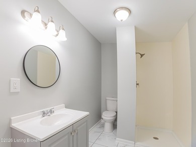 Completely renovated from top to bottom! This 3 bed, 2 bath home - photo 8