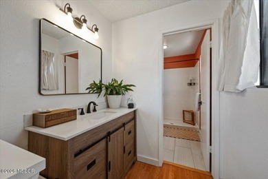 Light-filled, thoughtfully updated and designed around - photo 19