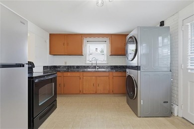 Charming 3-bedroom, 1-bath ranch offering comfortable - photo 9
