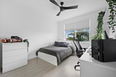 Lakefront living on an oversized cul-de-sac lot in Journey's - photo 20