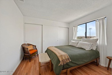 Light-filled, thoughtfully updated and designed around - photo 21