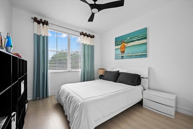 Lakefront living on an oversized cul-de-sac lot in Journey's - photo 21