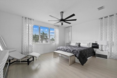 Lakefront living on an oversized cul-de-sac lot in Journey's - photo 23