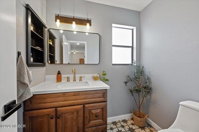 Light-filled, thoughtfully updated and designed around - photo 26