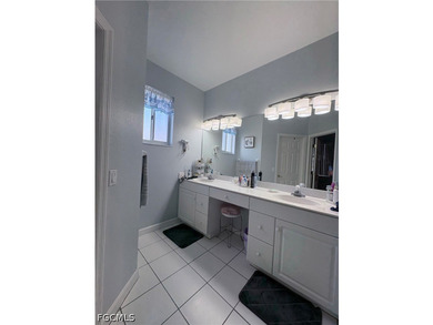 Welcome Home to your POOL home! SELLER MOTIVATED Step into this - photo 7
