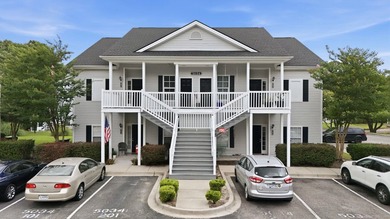 Welcome to this a well-maintained 3 bed/2bath upper-level condo - photo 1