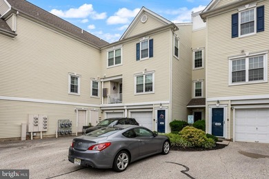 Beautiful 2-bedroom, 2.5-bath townhome located in a highly - photo 1