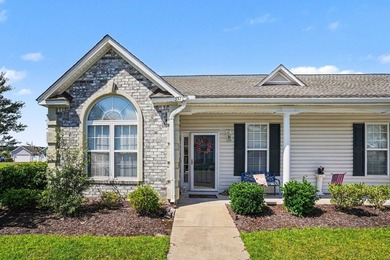 Welcome to this beautifully maintained and fully furnished - photo 1