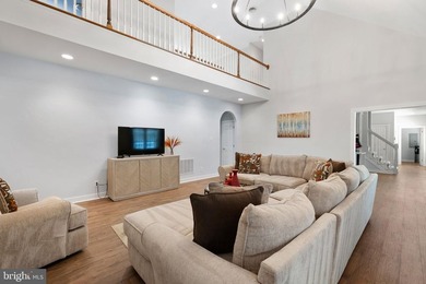 POTENTIAL 1ST FLOOR BEDROOM. Beautifully RENOVATED home - photo 14