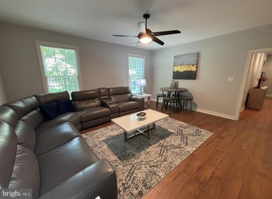 POTENTIAL 1ST FLOOR BEDROOM. Beautifully RENOVATED home - photo 20