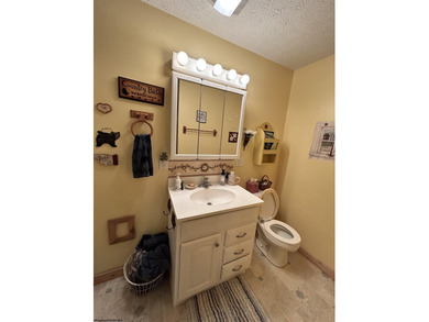 You will feel all the rustic comfort of a mountain cabin while - photo 20