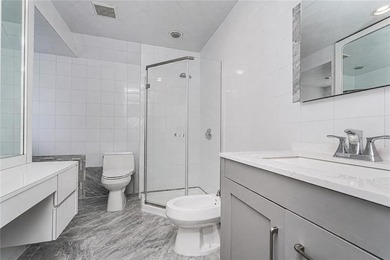 Welcome to this spacious and well-maintained detached 2-family - photo 21