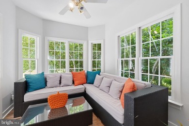 POTENTIAL 1ST FLOOR BEDROOM. Beautifully RENOVATED home - photo 21