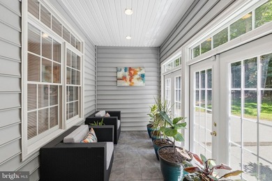 POTENTIAL 1ST FLOOR BEDROOM. Beautifully RENOVATED home - photo 22