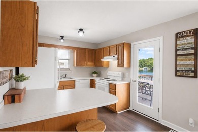 Enjoy a vacation lifestyle every day in this beautifully updated - photo 27