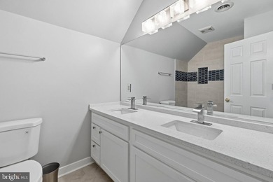 POTENTIAL 1ST FLOOR BEDROOM. Beautifully RENOVATED home - photo 28