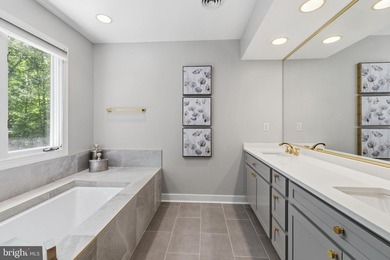 POTENTIAL 1ST FLOOR BEDROOM. Beautifully RENOVATED home - photo 29