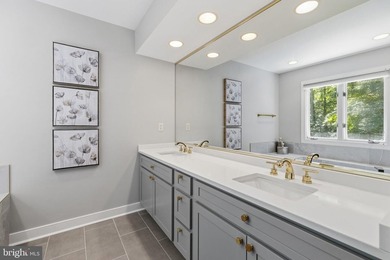 POTENTIAL 1ST FLOOR BEDROOM. Beautifully RENOVATED home - photo 30