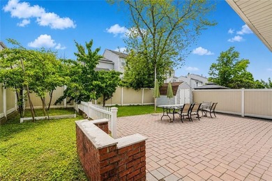 Welcome to this spacious and well-maintained detached 2-family - photo 32