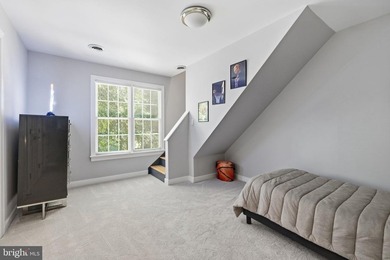POTENTIAL 1ST FLOOR BEDROOM. Beautifully RENOVATED home - photo 33