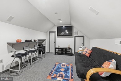 POTENTIAL 1ST FLOOR BEDROOM. Beautifully RENOVATED home - photo 35