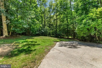 POTENTIAL 1ST FLOOR BEDROOM. Beautifully RENOVATED home - photo 38