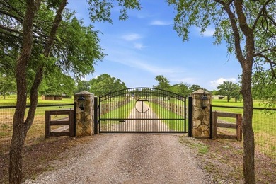 Offering the ultimate in private country living under wide-open - photo 2