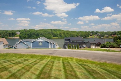 Enjoy a vacation lifestyle every day in this beautifully updated - photo 47