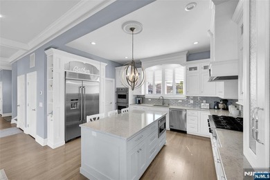 Welcome to your dream waterfront retreat in the heart of - photo 10