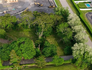 Nestled at the western end of Willow Lane in North Portsmouth - photo 5