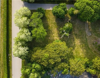 Nestled at the western end of Willow Lane in North Portsmouth - photo 8