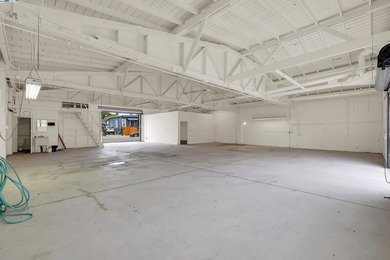 Excellent opportunity to own a versatile commercial property - photo 4