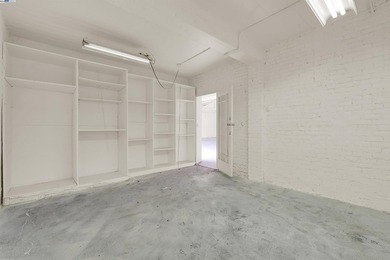 Excellent opportunity to own a versatile commercial property - photo 8