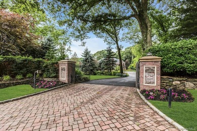 Amazing 5700sf Newly Redone All Brick Mansion on Private Setting - photo 2